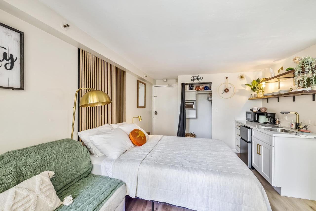 Bright & Cozy Condo Unit With Balcony! Honolulu Dış mekan fotoğraf