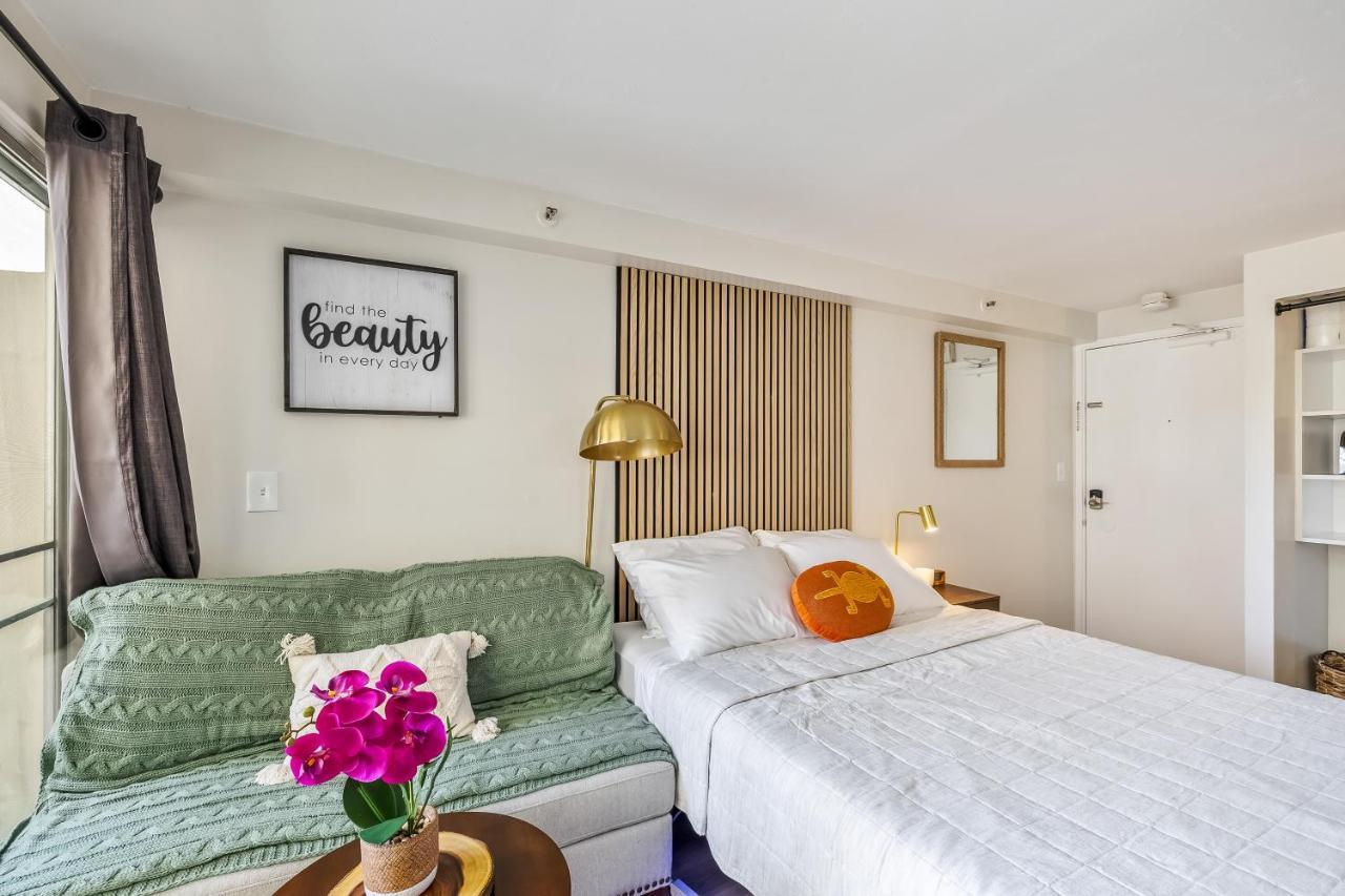 Bright & Cozy Condo Unit With Balcony! Honolulu Dış mekan fotoğraf